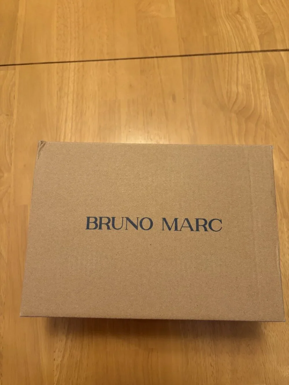 Bruno Marc SBOX2503K Kids US 11 shoes! Near-mint condition!
